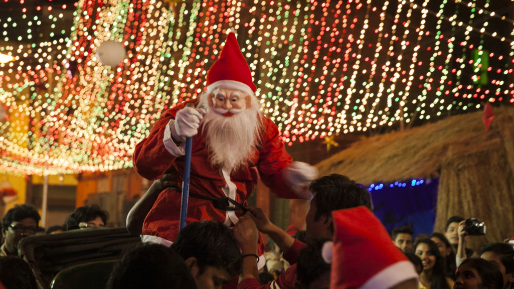 The Value of Parents and Ensuring Their Well-Being During the Christmas Season